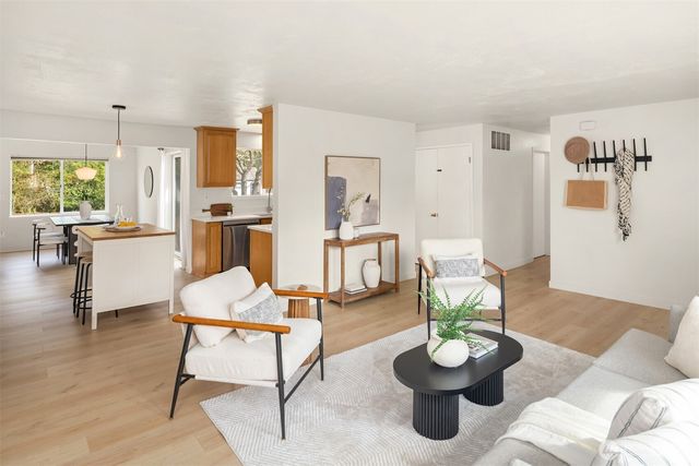 6717 193rd Street SW, Lynnwood, WA 98036