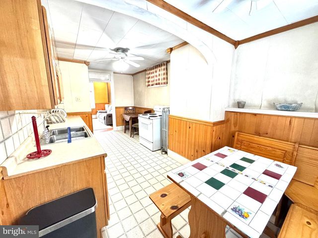 50 W SAVORY ST, Pottsville, PA 17901