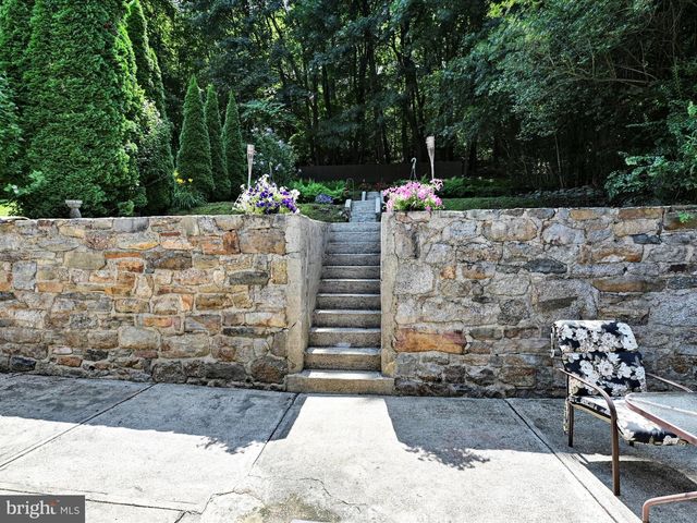 50 W SAVORY ST, Pottsville, PA 17901