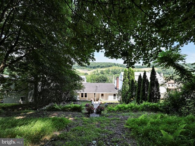 50 W SAVORY ST, Pottsville, PA 17901