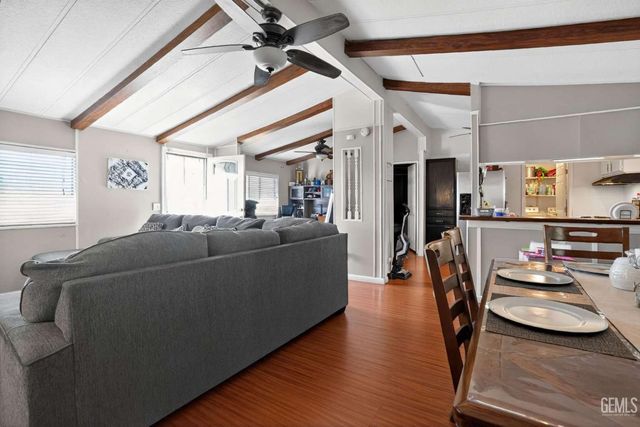 5304 Silver Creek Road, Bakersfield, CA 93313