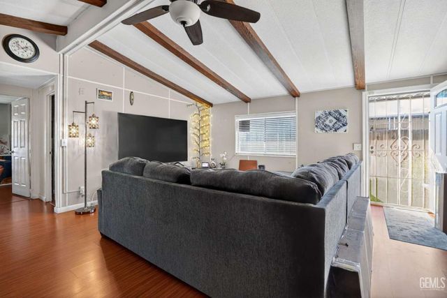 5304 Silver Creek Road, Bakersfield, CA 93313