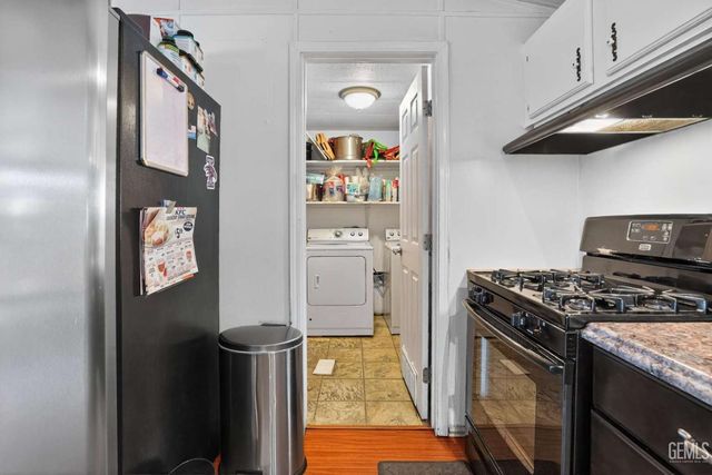 5304 Silver Creek Road, Bakersfield, CA 93313