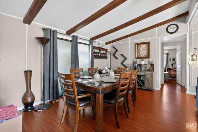 5304 Silver Creek Road, Bakersfield, CA 93313