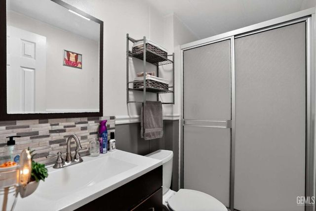 5304 Silver Creek Road, Bakersfield, CA 93313