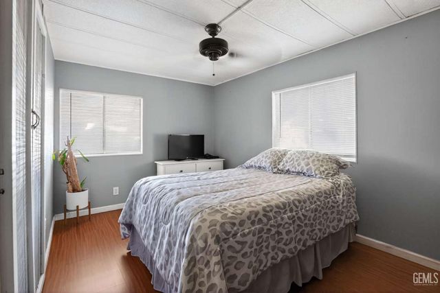 5304 Silver Creek Road, Bakersfield, CA 93313