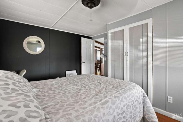 5304 Silver Creek Road, Bakersfield, CA 93313