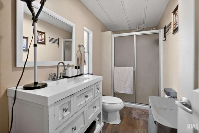 5304 Silver Creek Road, Bakersfield, CA 93313