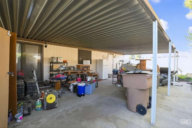 5304 Silver Creek Road, Bakersfield, CA 93313