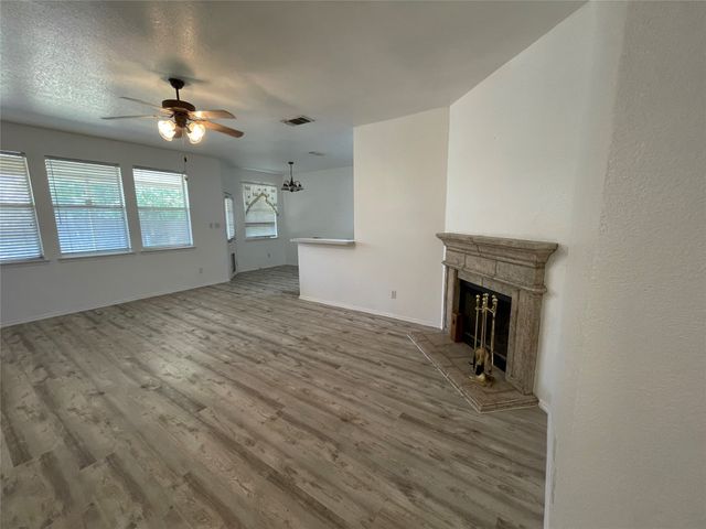 3501 Cattlebaron Drive, Fort Worth, TX 76262