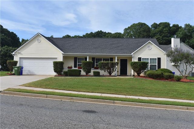904 Meadow Walk Drive, Monroe, GA 30656