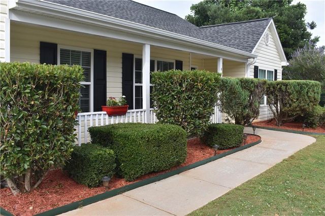 904 Meadow Walk Drive, Monroe, GA 30656