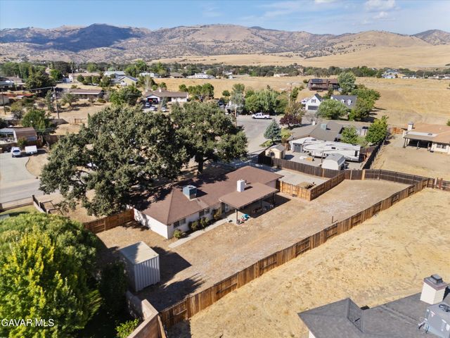 19700 Mesa Drive, Tehachapi, CA 93561