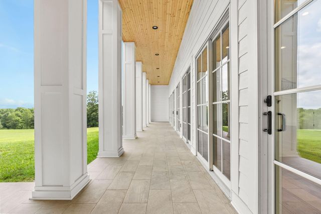 405 Iron Works Road, Paris, KY 40361