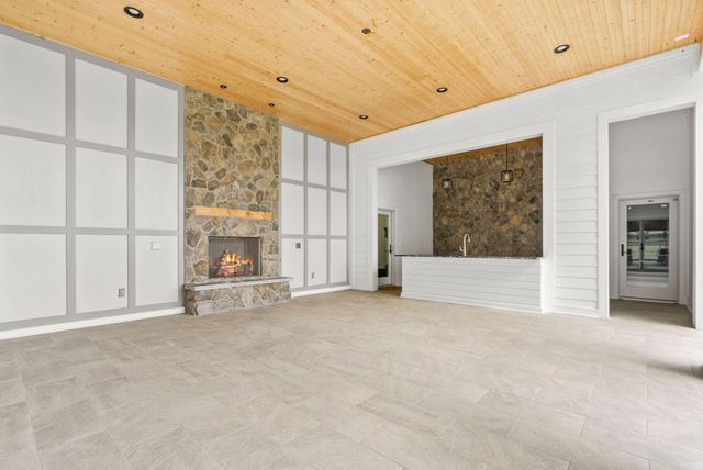 405 Iron Works Road, Paris, KY 40361