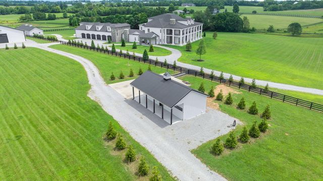405 Iron Works Road, Paris, KY 40361