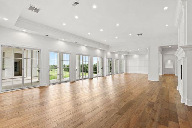 405 Iron Works Road, Paris, KY 40361