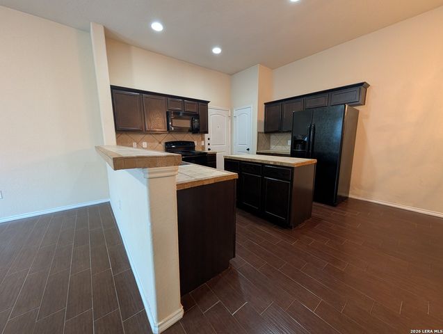 660 CREEKSIDE CIR, New Braunfels, TX 78130