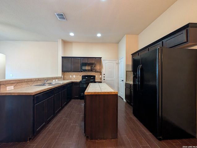 660 CREEKSIDE CIR, New Braunfels, TX 78130