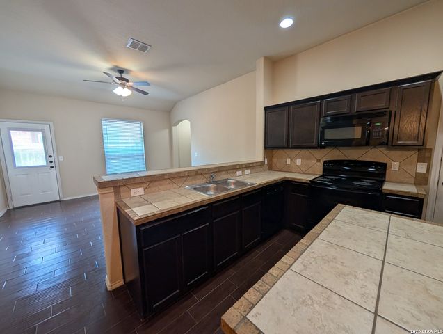 660 CREEKSIDE CIR, New Braunfels, TX 78130