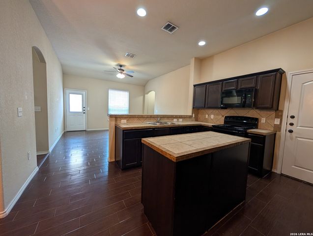 660 CREEKSIDE CIR, New Braunfels, TX 78130