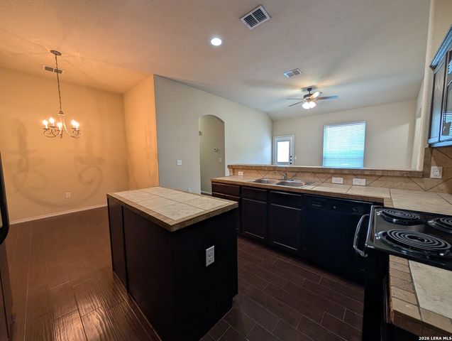 660 CREEKSIDE CIR, New Braunfels, TX 78130
