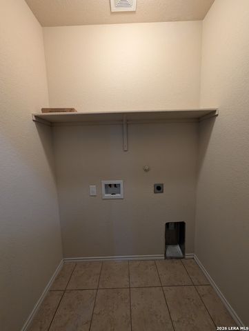 660 CREEKSIDE CIR, New Braunfels, TX 78130