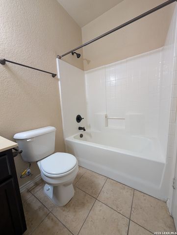 660 CREEKSIDE CIR, New Braunfels, TX 78130
