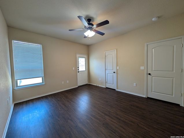 660 CREEKSIDE CIR, New Braunfels, TX 78130