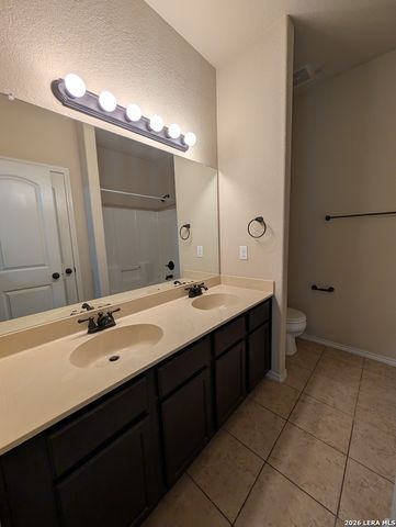 660 CREEKSIDE CIR, New Braunfels, TX 78130