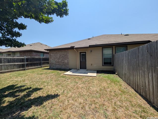 660 CREEKSIDE CIR, New Braunfels, TX 78130