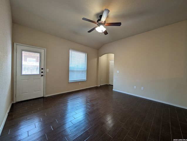 660 CREEKSIDE CIR, New Braunfels, TX 78130