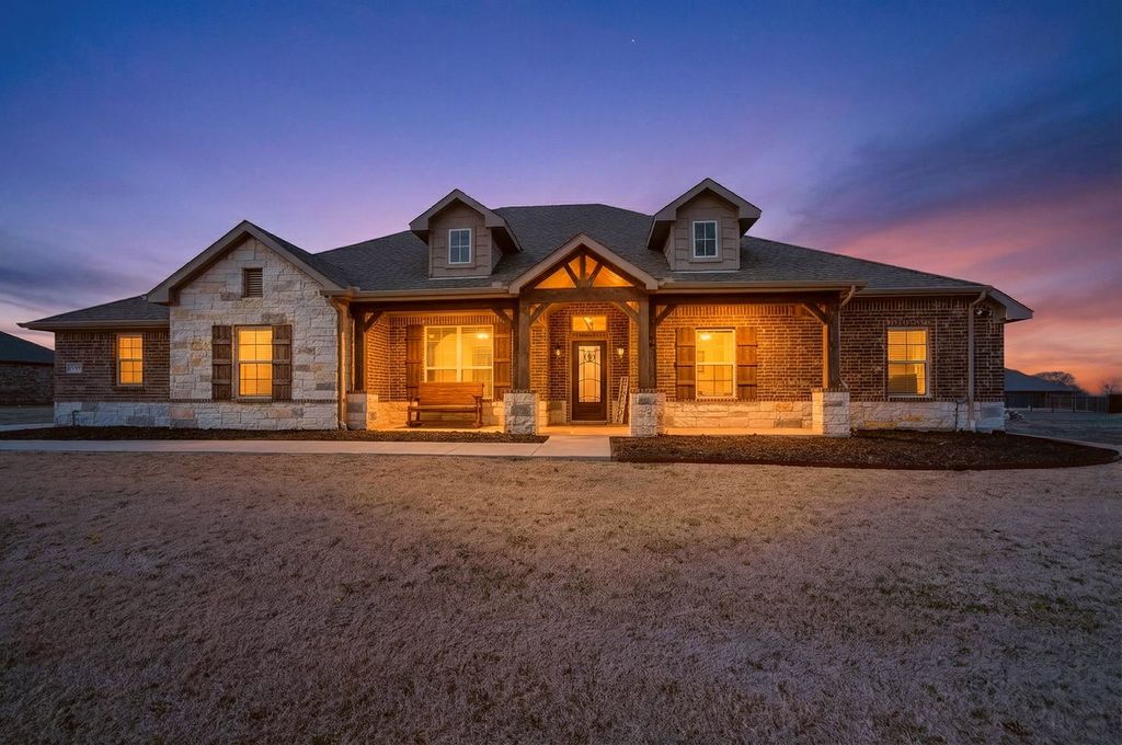 2866 Gail Drive, Farmersville, TX 75442