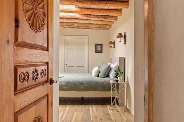 187 Tesuque Village Road, Santa Fe, NM 87506