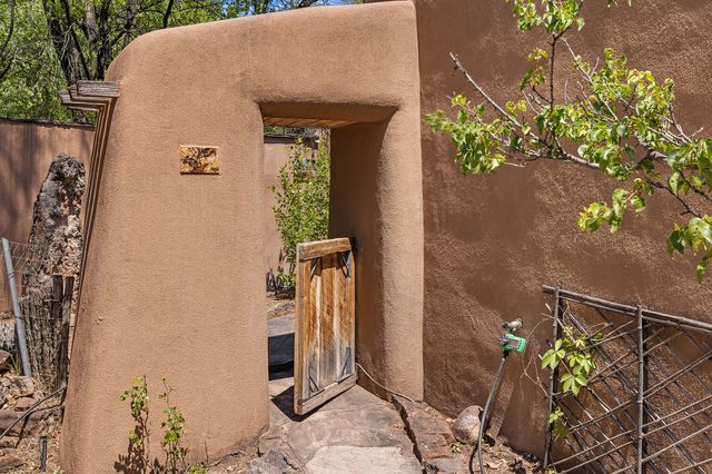 187 Tesuque Village Road, Santa Fe, NM 87506