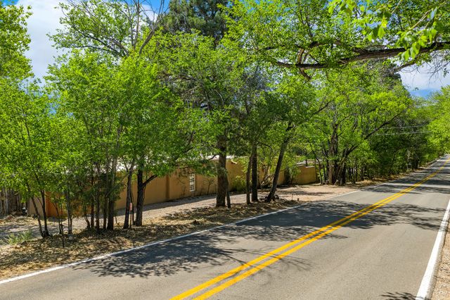 187 Tesuque Village Road, Santa Fe, NM 87506