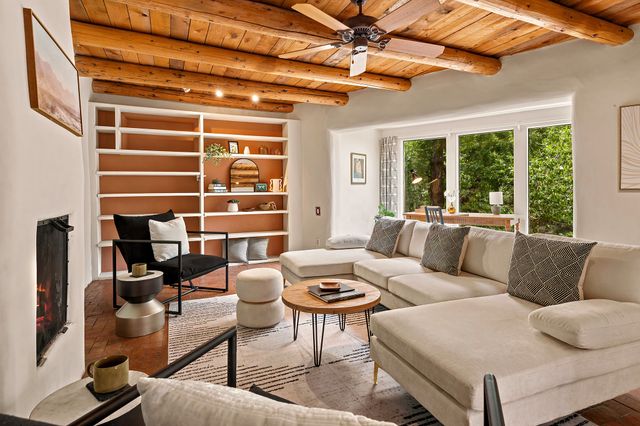 187 Tesuque Village Road, Santa Fe, NM 87506