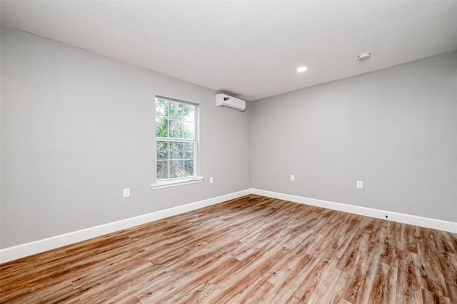 6715 Victoria Street, Houston, TX 77020