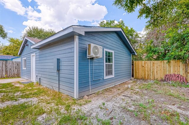 6715 Victoria Street, Houston, TX 77020