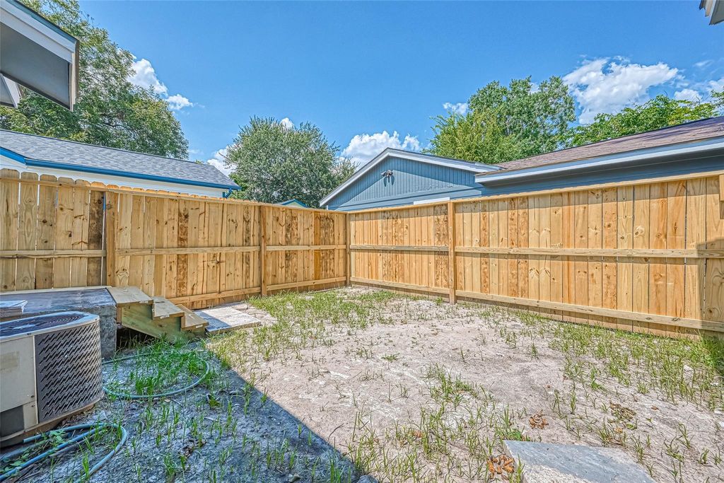 6715 Victoria Street, Houston, TX 77020