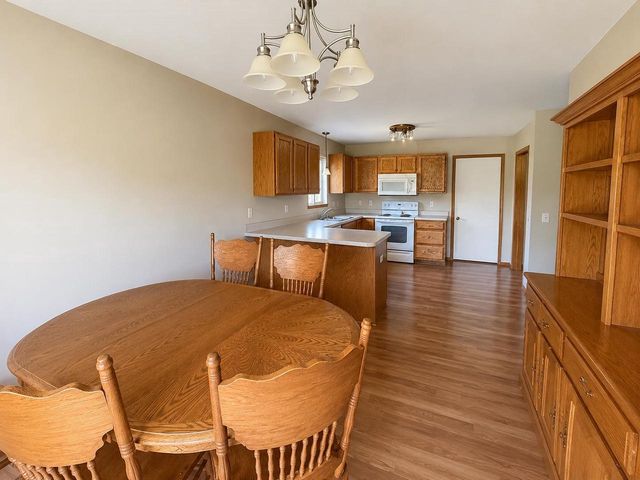 809-811 Vista Ridge Drive, Mount Horeb, WI 53572