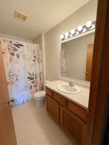 809-811 Vista Ridge Drive, Mount Horeb, WI 53572