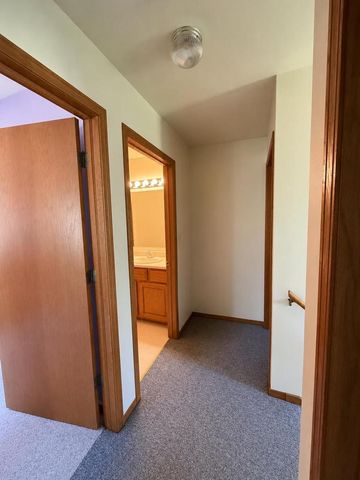 809-811 Vista Ridge Drive, Mount Horeb, WI 53572