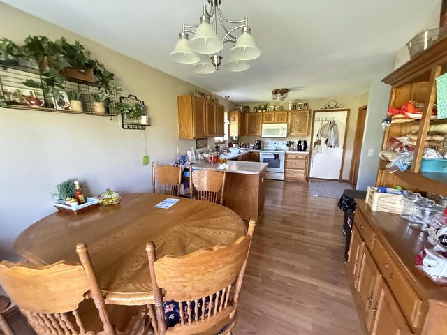 809-811 Vista Ridge Drive, Mount Horeb, WI 53572