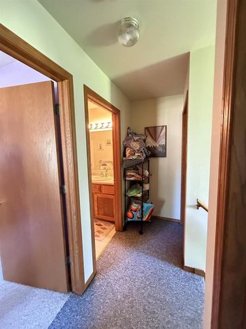 809-811 Vista Ridge Drive, Mount Horeb, WI 53572