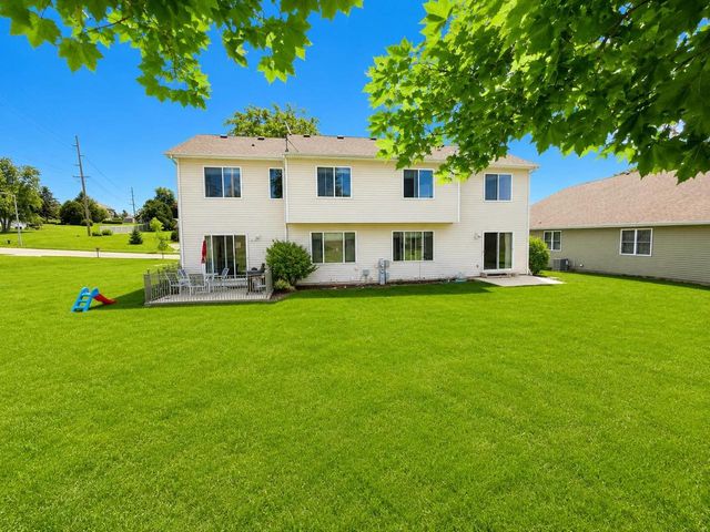 809-811 Vista Ridge Drive, Mount Horeb, WI 53572