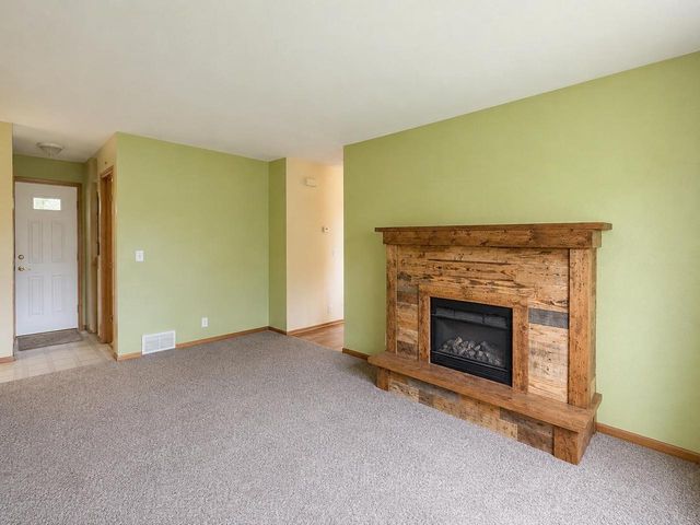 809-811 Vista Ridge Drive, Mount Horeb, WI 53572