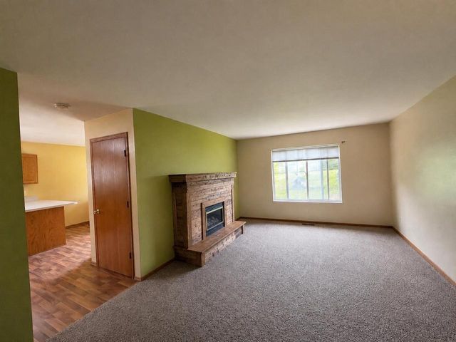 809-811 Vista Ridge Drive, Mount Horeb, WI 53572