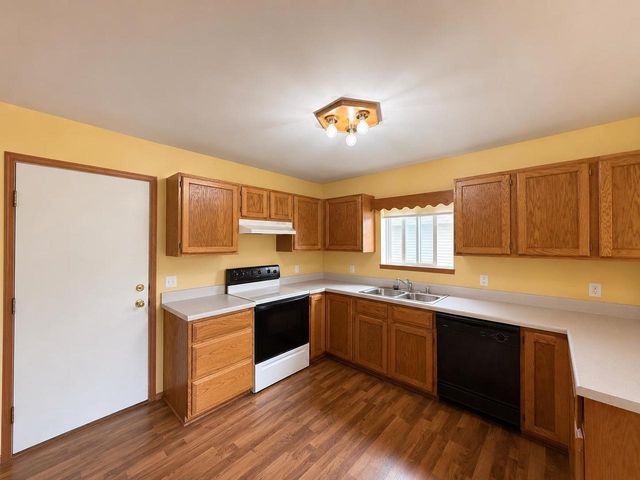 809-811 Vista Ridge Drive, Mount Horeb, WI 53572