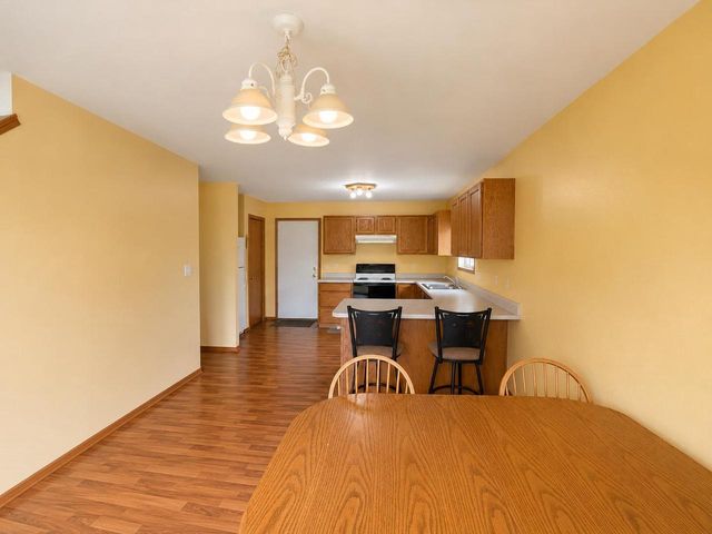 809-811 Vista Ridge Drive, Mount Horeb, WI 53572